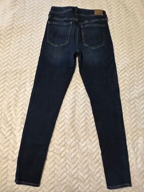 Woman’s American Eagle Outfitters Dark Indigo Skinny Jeans Size 8